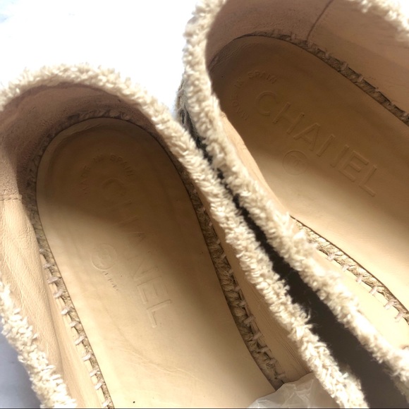 CHANEL Espadrilles in Graffiti with Black Toe RARE - Picture 7 of 16